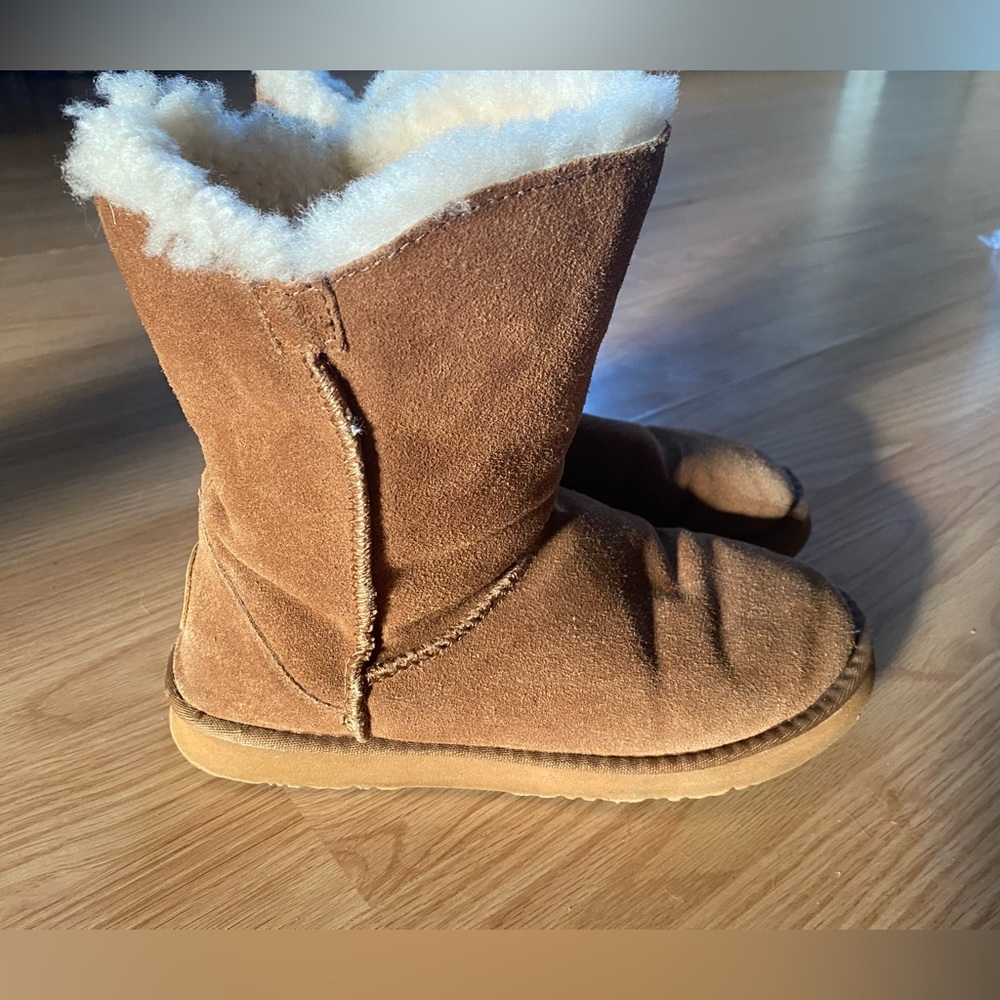 Women’s Lamo Boots